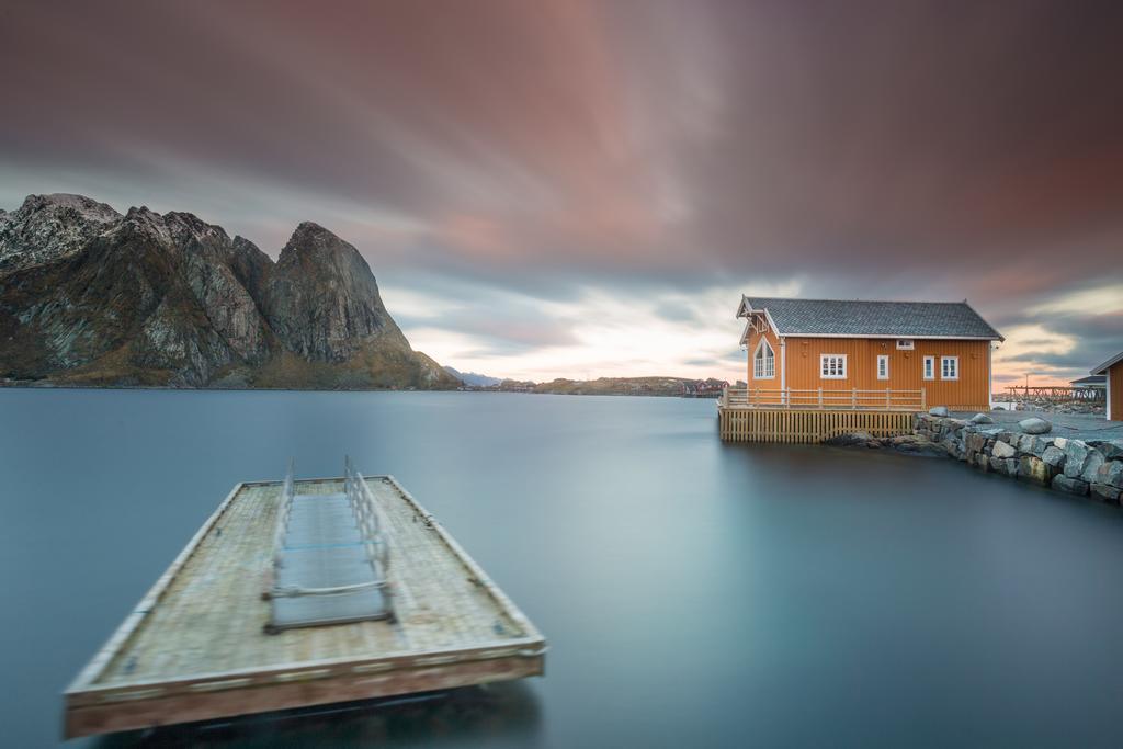 The Famous Yellow House Reine Exteriér fotografie